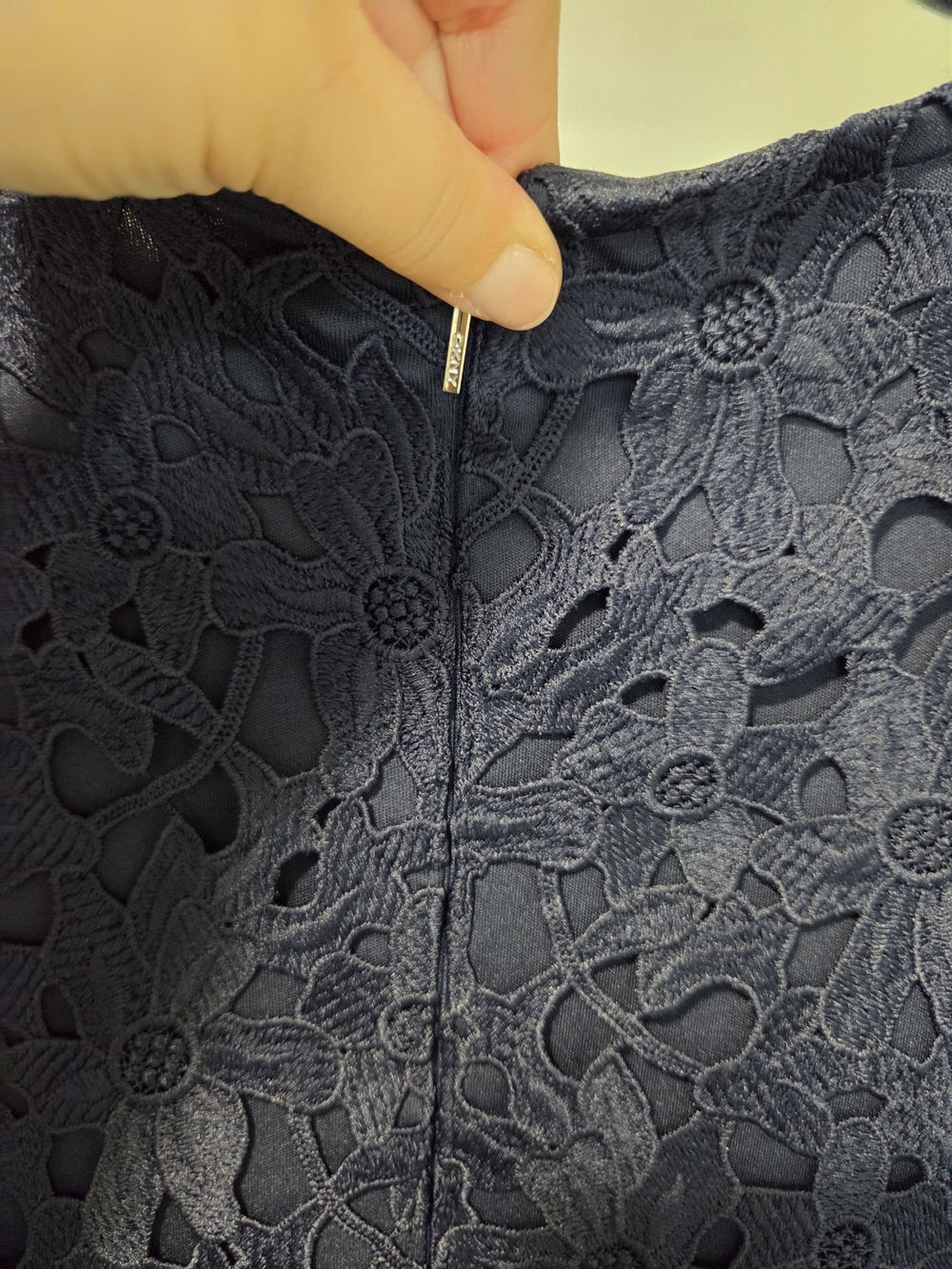 DKNY Navy Floral Lace V‑Neck Dress - Picture 11 of 14